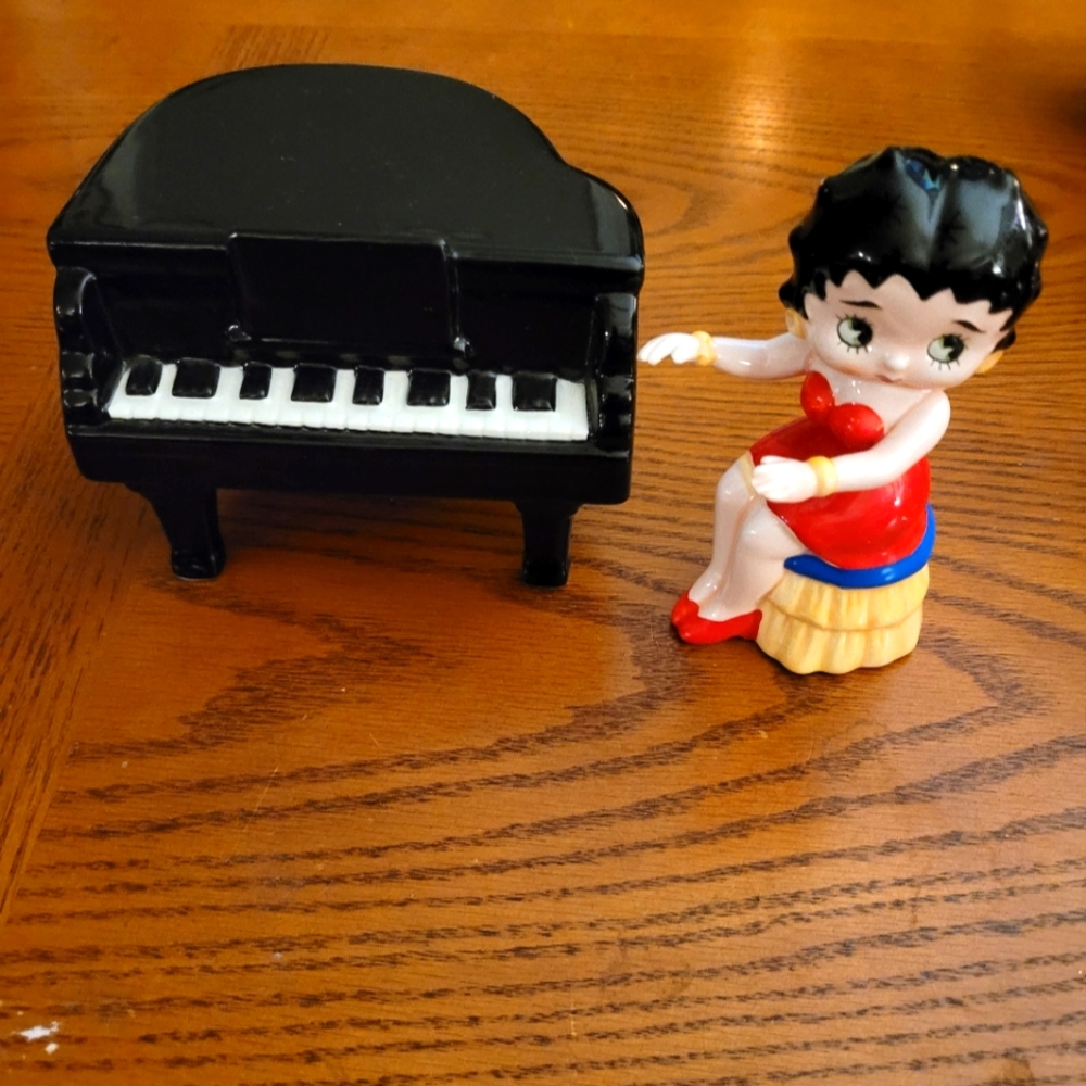 Music Box  Piano And Betty Boop